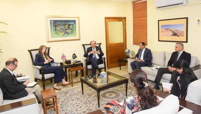 Finance Minister Discusses Economic Reforms With British High Commissioner Jane Marriott (Image 1)