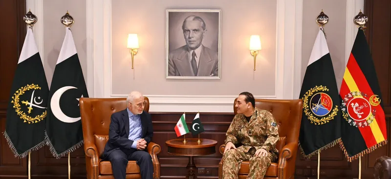Iranian Interior Minister Momeni Meets Pakistan Army Chief In Rawalpindi (Image 2)