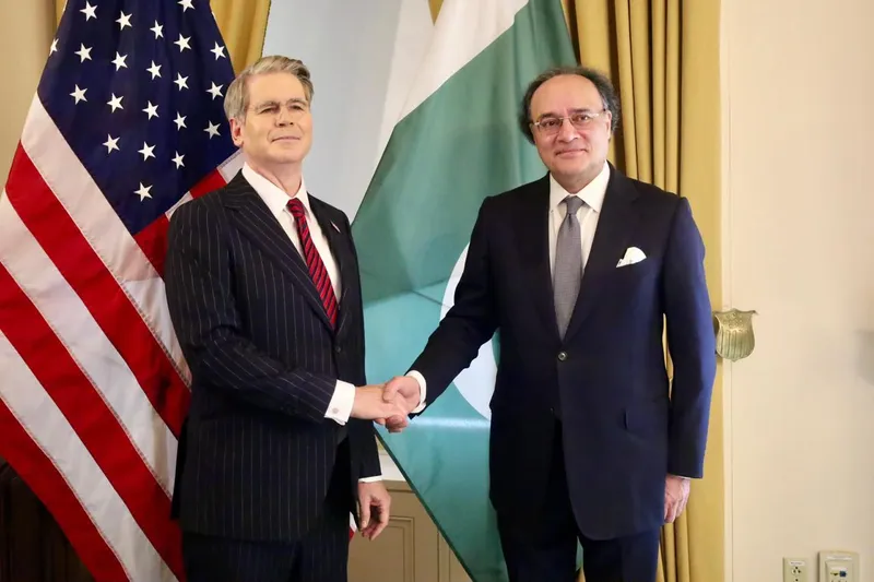 Finance Minister Aurangzeb Holds High-Level Economic Talks in Washington D.C. (Image 1)