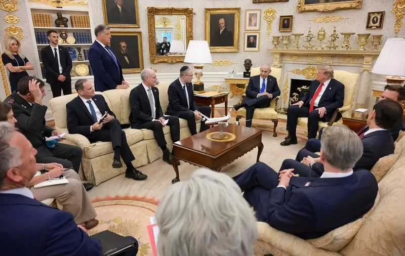 Donald Trump And Benjamin Netanyahu Hold High-Level White House Talks (Image 4)