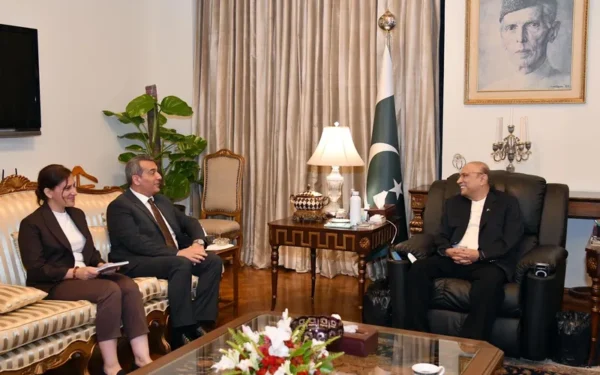 Azerbaijan Ambassador Khazar Farhadov Pays Farewell Call on President Zardari (Image 1)