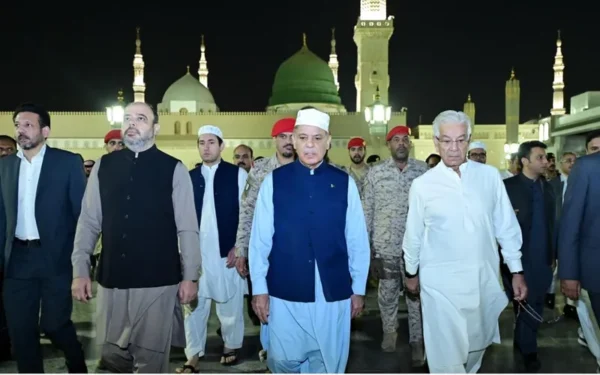 PM Shehbaz Sharif arrives in Madinah, offers prayers at Masjid-e-Nabawi