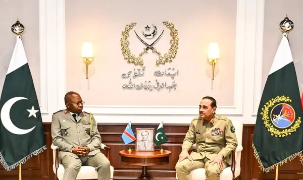 DR Congo Defence Chief Discusses Security Cooperation With Army Chief (Image 1)