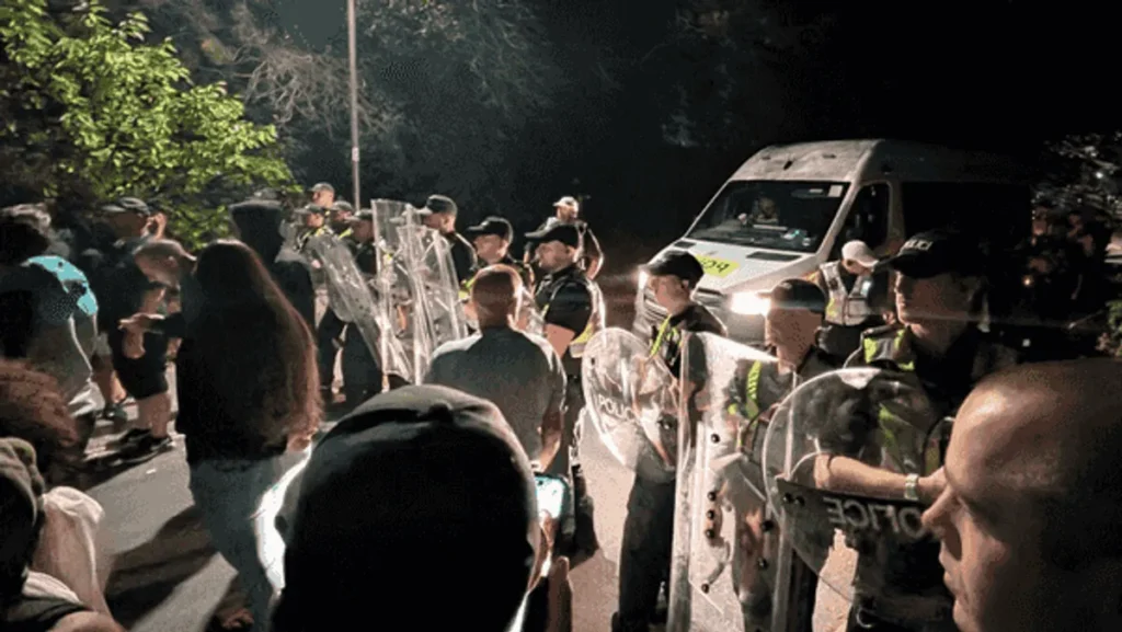 Pakistan U-19 Cricket Team Mistaken for Illegal Migrants as Protesters Surround Hotel in England (Image 1)
