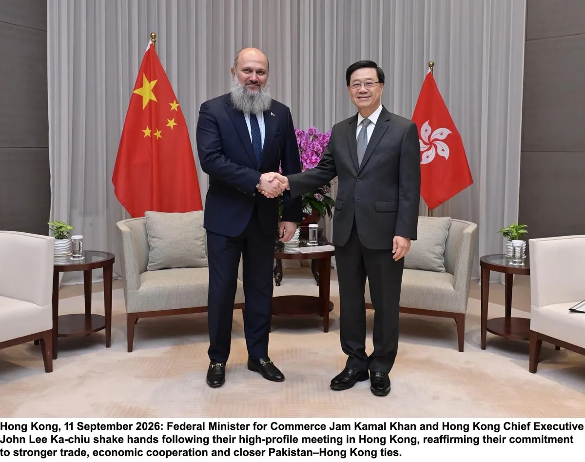 Commerce Minister, Hong Kong Chief Executive Reaffirm Stronger Trade, Economic Cooperation (Image 2)