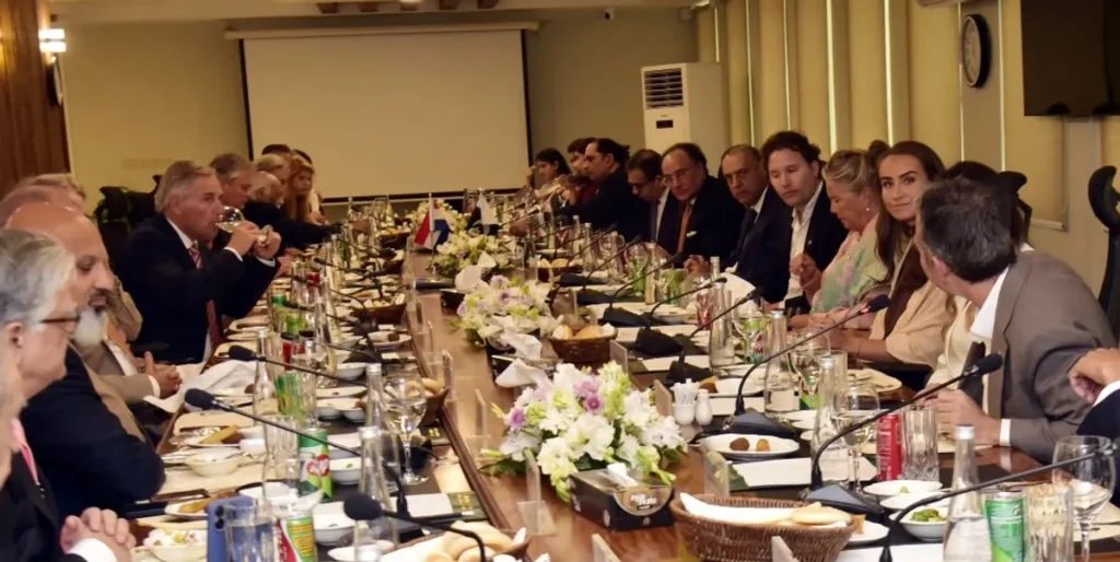 Finance Minister Aurangzeb Hosts Dutch Business Delegation to Boost Investment (Image 1)