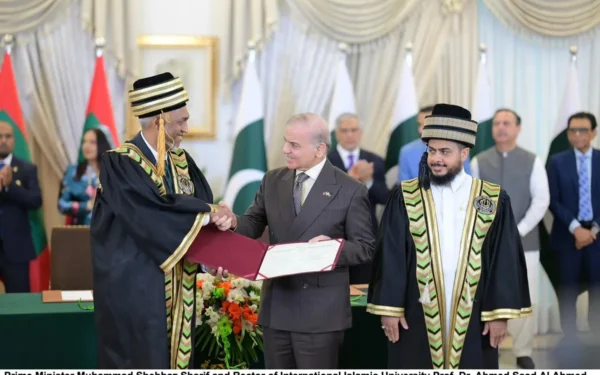 IIUI confers honorary doctorate on Maldives President Dr. Mohamed Muizzu during a special convocation in Islamabad.