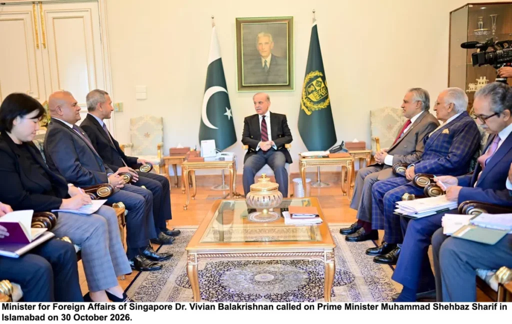 Prime Minister Shehbaz Sharif meets with Foreign Minister Dr. Vivian Balakrishnan to discuss Pakistan Singapore diplomatic relations. (Image 1)