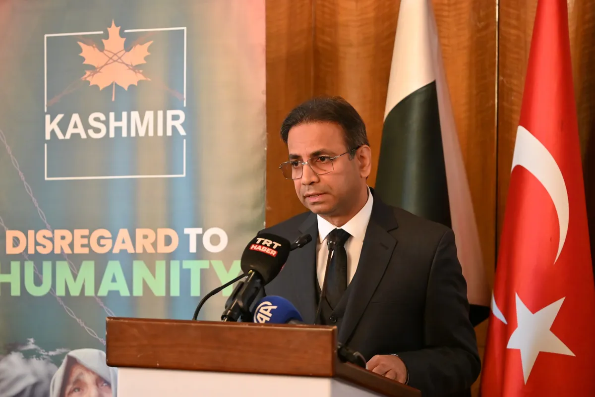 The Pakistan Embassy in Ankara hosts a ceremony to observe Kashmir Black Day with diplomats and Turkish officials. (Image 6)