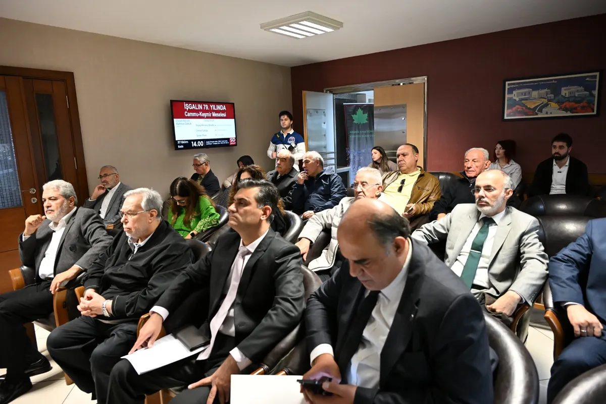 The Embassy of Pakistan in Ankara hosts a panel discussion commemorating Kashmir Black Day. (Image 6)